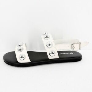 No Boundaries Women's White Studded Flat Sandals Memory Foam Size 7 NEW